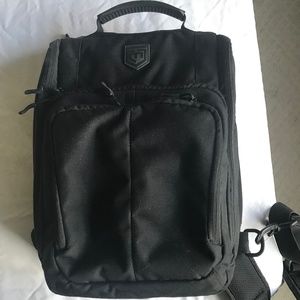 Black Cannae Sling Bag